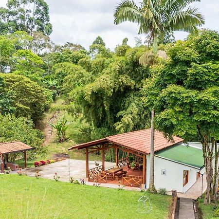 Agradable Cabana Cafetera Con Jacuzzi A 12 Min Del Centro De Pereira Exterior foto
